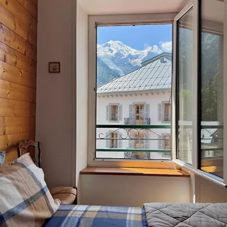 Historic Flat - Mont Blanc View With Balcony